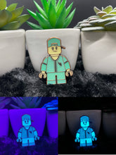 Load image into Gallery viewer, Minifig Nick Miller V2 Blind Bags (no set variant chance) - NO DUPES IF YOU ORDER 6 OR LESS